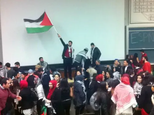 150130-uc-davis-divestment_0.jpg
