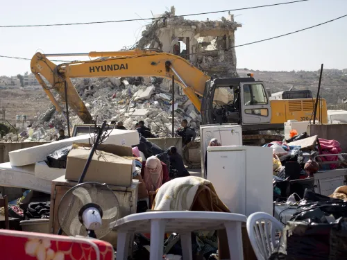house_demolition_beit_hanina_east_jerusalem_29.10.2013.jpg